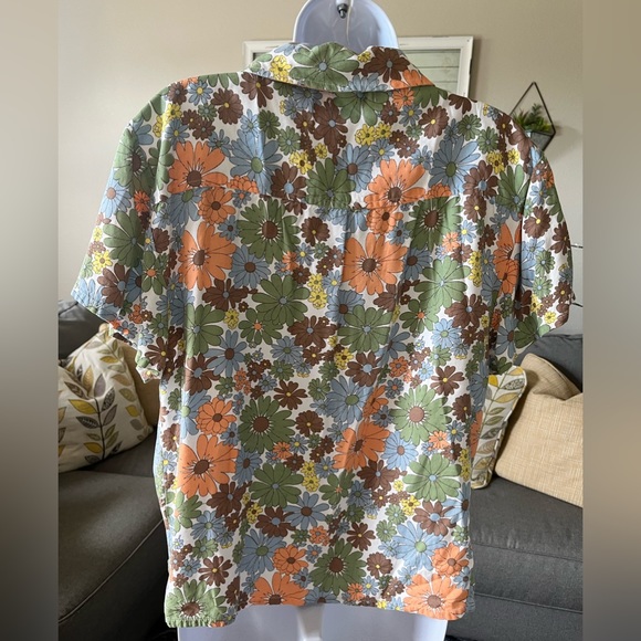 RSQ Brand Collared Top - Picture 2 of 3